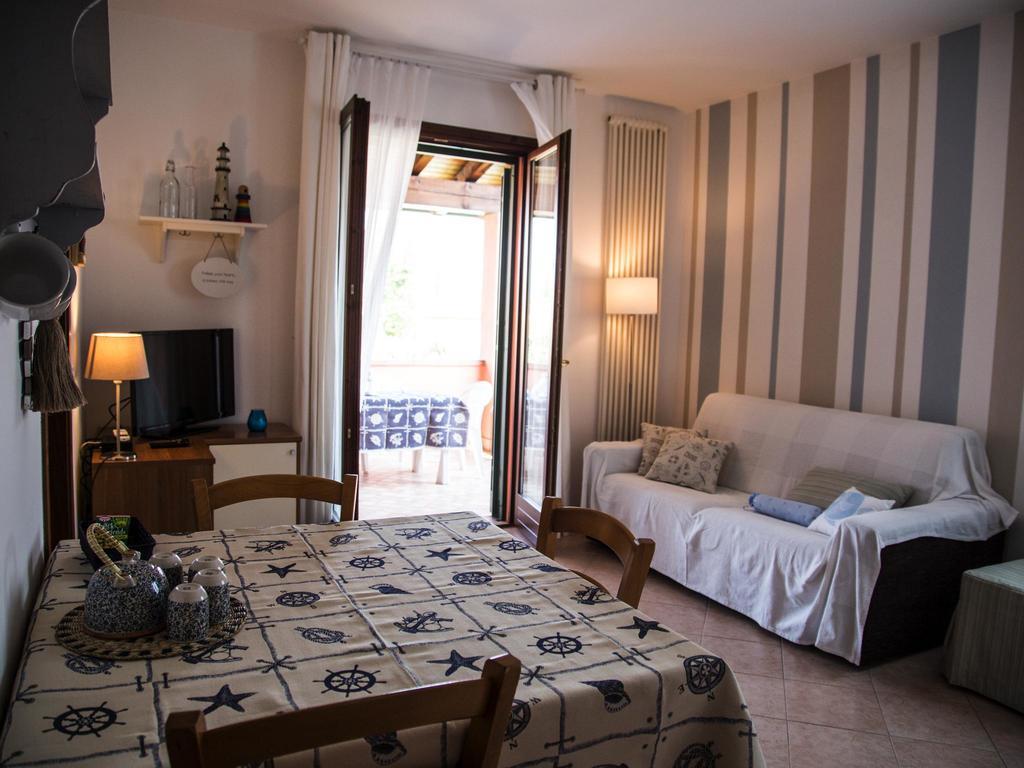 Bellasirmione Holiday Apartments Zimmer foto