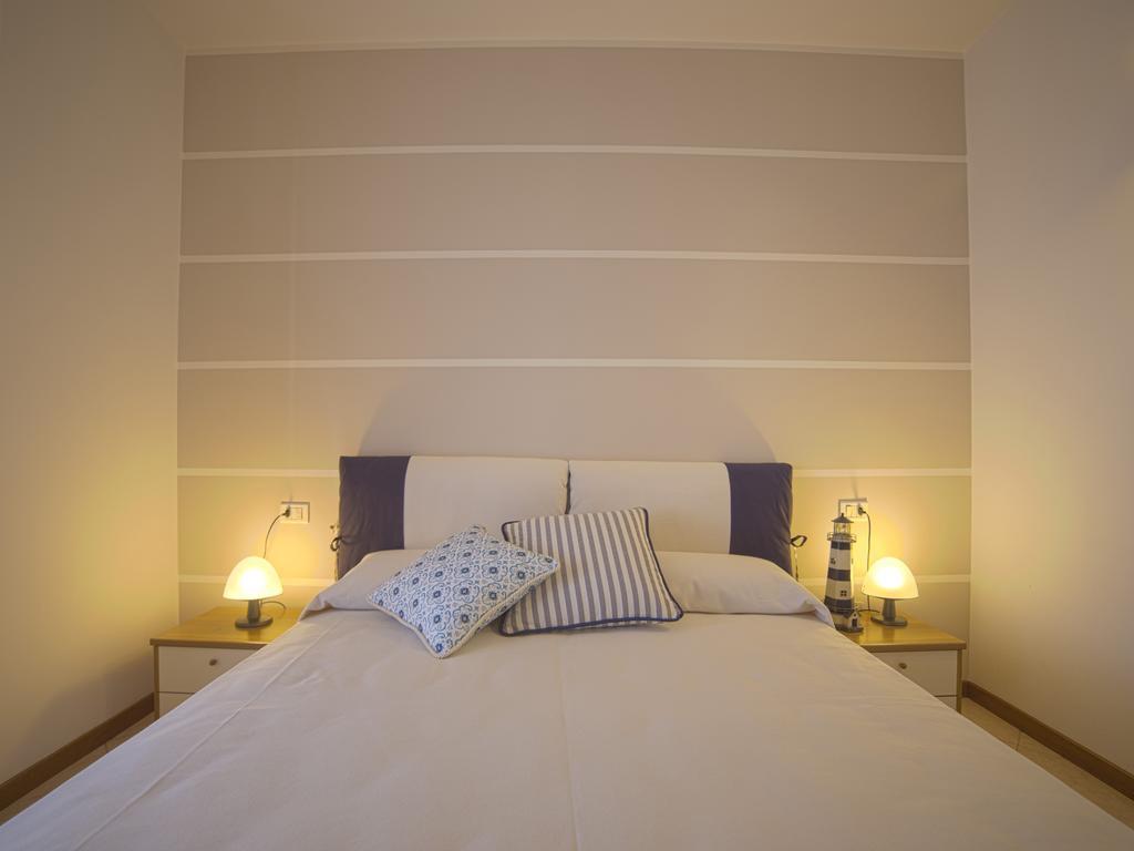 Bellasirmione Holiday Apartments Zimmer foto